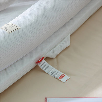 Mesh breathable folding bed