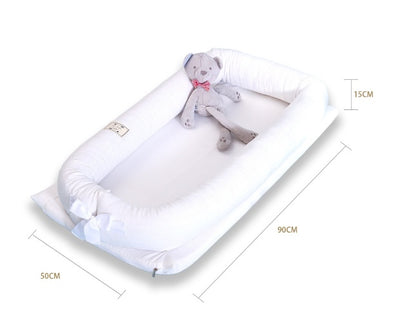 Mesh breathable folding bed